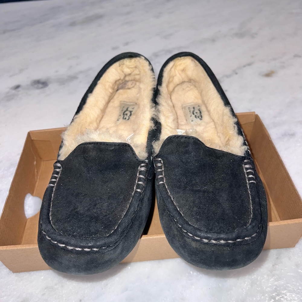Ugg Ansley slipper size 7